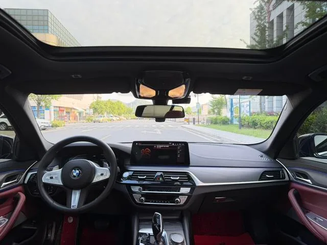 BMW 5 Series 2022 Second change 530Li Leading Type M Sports suit exterior photo 9 BMW 5 Series 2022 Second change 530Li Leading Type M Sports suit exterior photo 9
