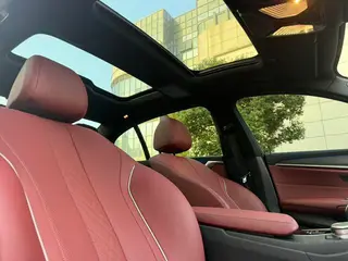 BMW 5 Series 2022 Second change 530Li Leading Type M Sports suit interior photo 10 BMW 5 Series 2022 Second change 530Li Leading Type M Sports suit interior photo 10