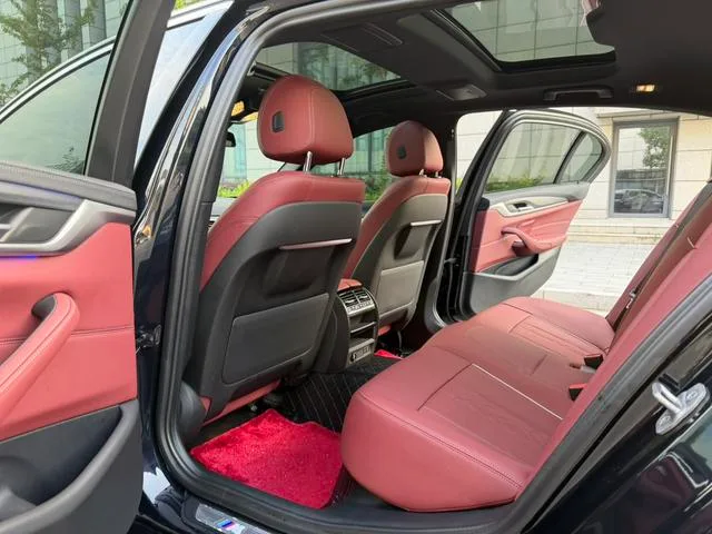 BMW 5 Series 2022 Second change 530Li Leading Type M Sports suit interior photo 13 BMW 5 Series 2022 Second change 530Li Leading Type M Sports suit interior photo 13