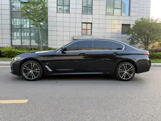 BMW 5 Series 2022 Second change 530Li Leading Type M Sports suit interior photo 15 BMW 5 Series 2022 Second change 530Li Leading Type M Sports suit interior photo 15