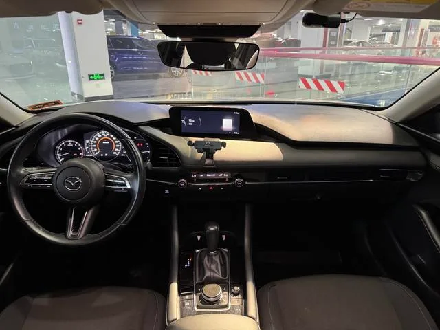 Mazda Mazda3 Axela 2021 2.0L Automatic quality dazzle version interior photo 11 Mazda Mazda3 Axela 2021 2.0L Automatic quality dazzle version interior photo 11