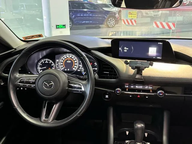 Mazda Mazda3 Axela 2021 2.0L Automatic quality dazzle version interior photo 15 Mazda Mazda3 Axela 2021 2.0L Automatic quality dazzle version interior photo 15