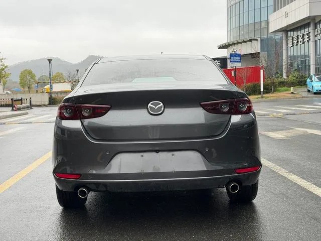 Mazda Mazda3 Axela 2023 2.0L Versión elegante de calidad automática exterior foto 5 Mazda Mazda3 Axela 2023 2.0L Versión elegante de calidad automática exterior foto 5