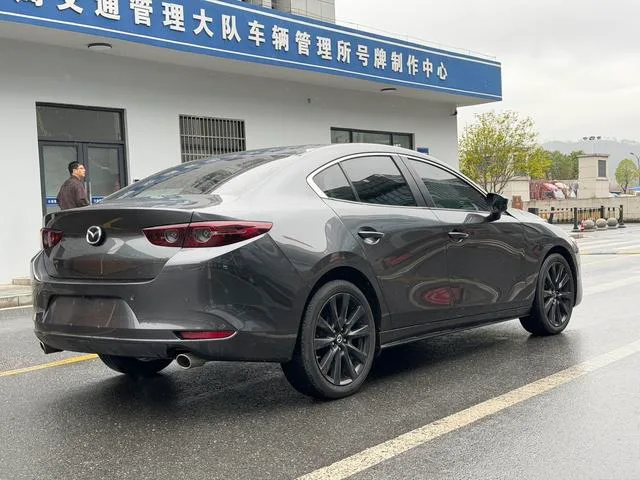 Mazda Mazda3 Axela 2023 2.0L Versión elegante de calidad automática exterior foto 6 Mazda Mazda3 Axela 2023 2.0L Versión elegante de calidad automática exterior foto 6