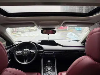 Mazda Mazda3 Axela 2023 2.0L Versión elegante de calidad automática interior foto 9 Mazda Mazda3 Axela 2023 2.0L Versión elegante de calidad automática interior foto 9