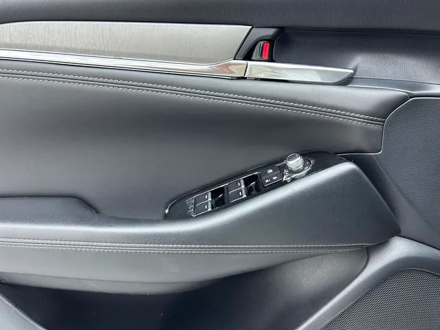 Mazda Atenza 2021 2.0L Blue Sky Deluxe Edition interior photo 8 Mazda Atenza 2021 2.0L Blue Sky Deluxe Edition interior photo 8