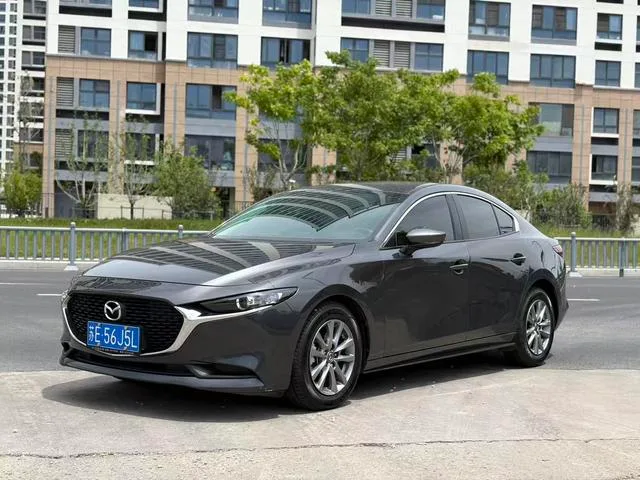 Mazda Mazda3 Axela 2021 2.0L Versión de calidad automática exterior foto 1 Mazda Mazda3 Axela 2021 2.0L Versión de calidad automática exterior foto 1