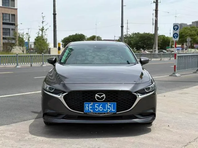 Mazda Mazda3 Axela 2021 2.0L Versión de calidad automática exterior foto 2 Mazda Mazda3 Axela 2021 2.0L Versión de calidad automática exterior foto 2