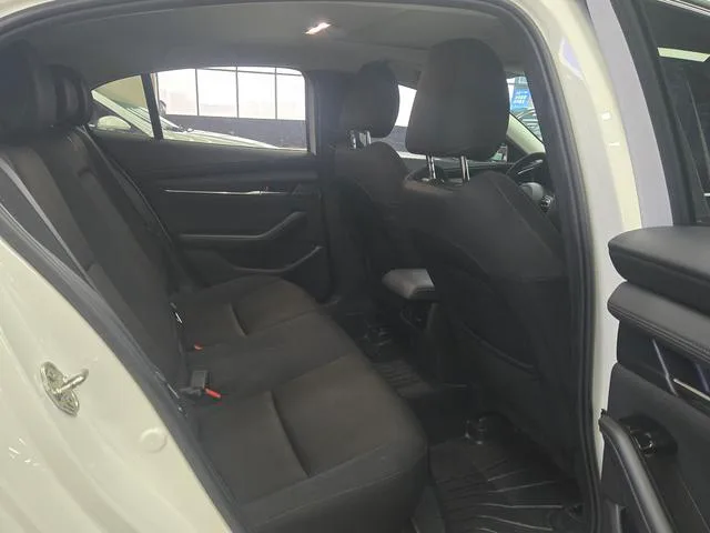 Mazda Mazda3 Axela 2023 2.0L Versión de calidad automática interior foto 6 Mazda Mazda3 Axela 2023 2.0L Versión de calidad automática interior foto 6