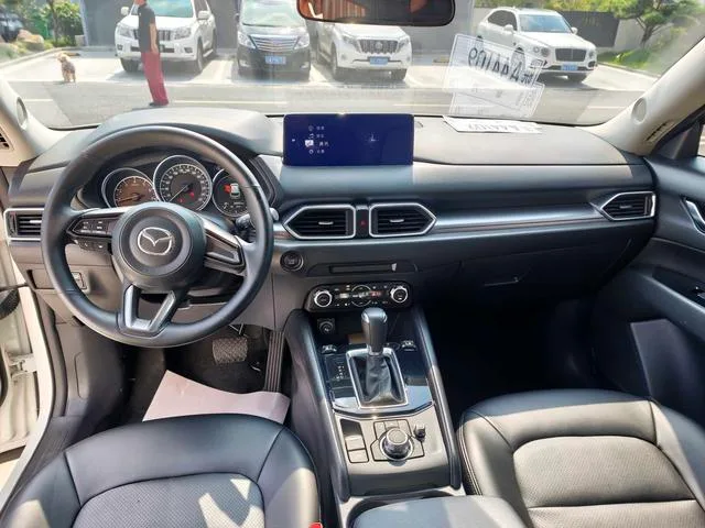 Mazda CX-5 2024 2.0L Cómodo con tracción automática en dos ruedas interior foto 7 Mazda CX-5 2024 2.0L Cómodo con tracción automática en dos ruedas interior foto 7