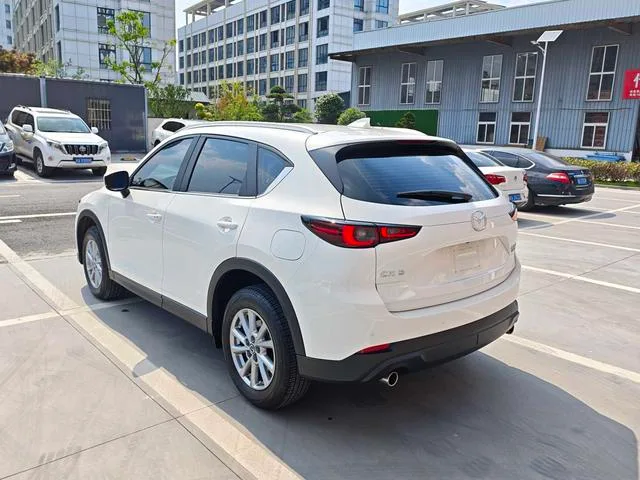 Mazda CX-5 2024 2.0L Cómodo con tracción automática en dos ruedas interior foto 8 Mazda CX-5 2024 2.0L Cómodo con tracción automática en dos ruedas interior foto 8