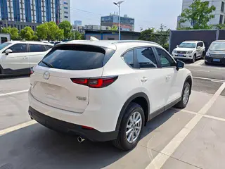 Mazda CX-5 2024 2.0L Cómodo con tracción automática en dos ruedas interior foto 10 Mazda CX-5 2024 2.0L Cómodo con tracción automática en dos ruedas interior foto 10