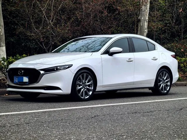 Mazda Mazda3 Axela 2023 2.0L Versión elegante de calidad automática exterior foto 1 Mazda Mazda3 Axela 2023 2.0L Versión elegante de calidad automática exterior foto 1