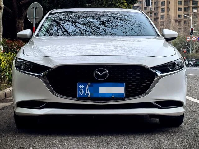 Mazda Mazda3 Axela 2023 2.0L Versión elegante de calidad automática exterior foto 2 Mazda Mazda3 Axela 2023 2.0L Versión elegante de calidad automática exterior foto 2