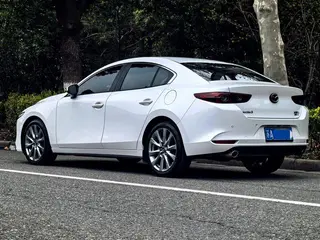 Mazda Mazda3 Axela 2023 2.0L Versión elegante de calidad automática exterior foto 4 Mazda Mazda3 Axela 2023 2.0L Versión elegante de calidad automática exterior foto 4