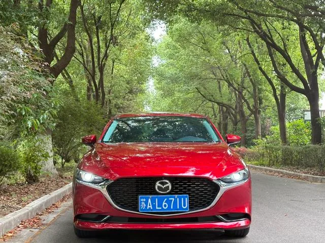Mazda Mazda3 Axela 2023 2.0L Versión automática de calidad superior exterior foto 2 Mazda Mazda3 Axela 2023 2.0L Versión automática de calidad superior exterior foto 2