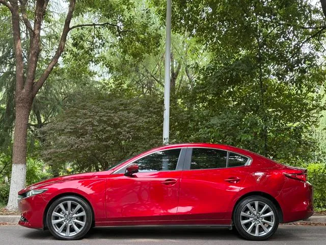 Mazda Mazda3 Axela 2023 2.0L Versión automática de calidad superior exterior foto 3 Mazda Mazda3 Axela 2023 2.0L Versión automática de calidad superior exterior foto 3