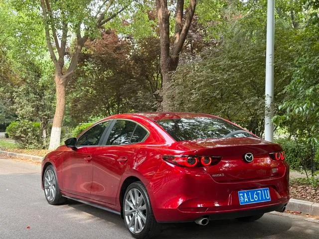 Mazda Mazda3 Axela 2023 2.0L Versión automática de calidad superior exterior foto 4 Mazda Mazda3 Axela 2023 2.0L Versión automática de calidad superior exterior foto 4