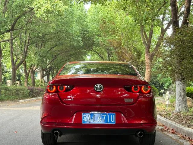 Mazda Mazda3 Axela 2023 2.0L Versión automática de calidad superior exterior foto 5 Mazda Mazda3 Axela 2023 2.0L Versión automática de calidad superior exterior foto 5