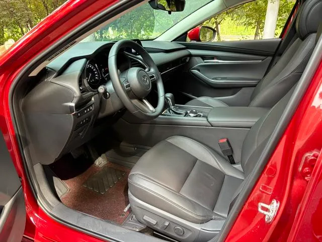 Mazda Mazda3 Axela 2023 2.0L Versión automática de calidad superior interior foto 9 Mazda Mazda3 Axela 2023 2.0L Versión automática de calidad superior interior foto 9