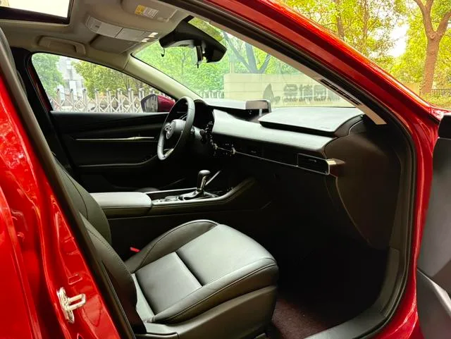 Mazda Mazda3 Axela 2023 2.0L Versión automática de calidad superior interior foto 10 Mazda Mazda3 Axela 2023 2.0L Versión automática de calidad superior interior foto 10