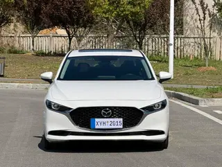 Mazda Mazda3 Axela 2021 2.0L Version de qualité automatique extérieur photo 2 Mazda Mazda3 Axela 2021 2.0L Version de qualité automatique extérieur photo 2