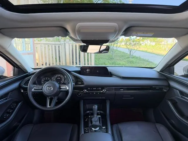 Mazda Mazda3 Axela 2021 2.0L Version de qualité automatique extérieur photo 5 Mazda Mazda3 Axela 2021 2.0L Version de qualité automatique extérieur photo 5