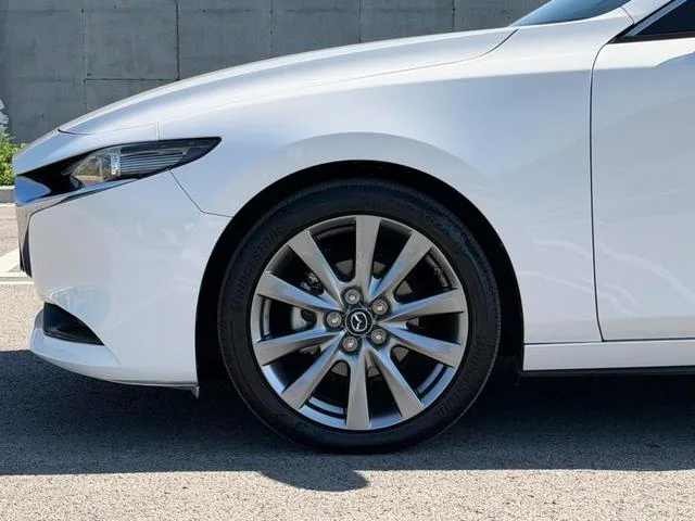 Mazda Mazda3 Axela 2021 2.0L Version de qualité automatique intérieur photo 17 Mazda Mazda3 Axela 2021 2.0L Version de qualité automatique intérieur photo 17