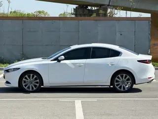 Mazda Mazda3 Axela 2021 2.0L Version de qualité automatique intérieur photo 18 Mazda Mazda3 Axela 2021 2.0L Version de qualité automatique intérieur photo 18
