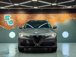 Alfa Romeo Stelvio 2017 2.0T 280HP Edición de lujo exterior foto 2 Alfa Romeo Stelvio 2017 2.0T 280HP Edición de lujo exterior foto 2