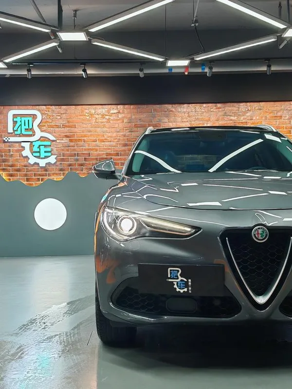 Alfa Romeo Stelvio 2017 2.0T 280HP Edición de lujo exterior foto 7 Alfa Romeo Stelvio 2017 2.0T 280HP Edición de lujo exterior foto 7