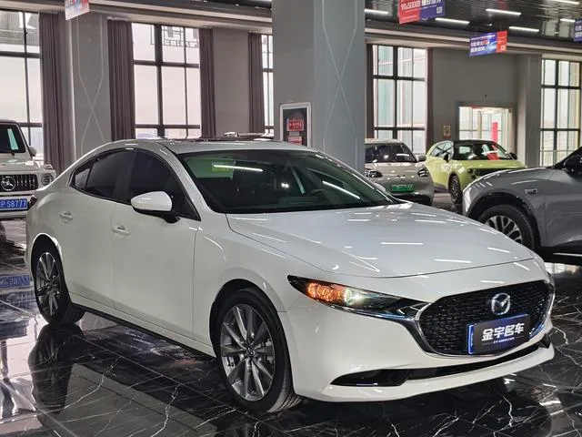 Mazda Mazda3 Axela 2021 2.0L Automatic quality elegant version exterior photo 3 Mazda Mazda3 Axela 2021 2.0L Automatic quality elegant version exterior photo 3