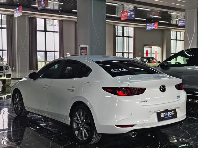 Mazda Mazda3 Axela 2021 2.0L Automatic quality elegant version interior photo 7 Mazda Mazda3 Axela 2021 2.0L Automatic quality elegant version interior photo 7