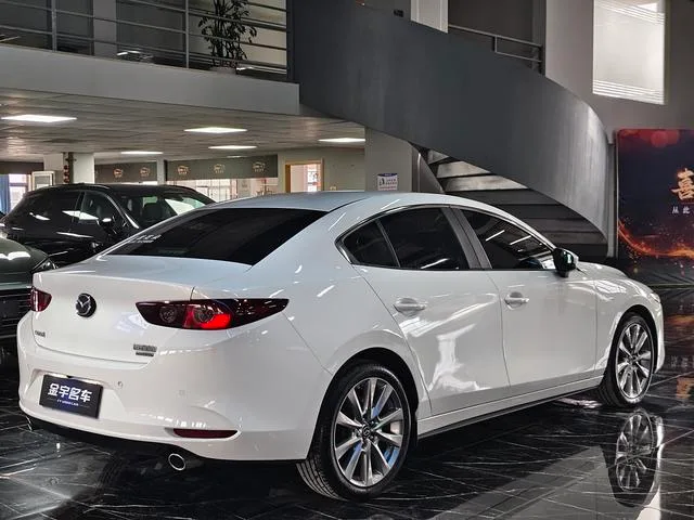 Mazda Mazda3 Axela 2021 2.0L Automatic quality elegant version interior photo 9 Mazda Mazda3 Axela 2021 2.0L Automatic quality elegant version interior photo 9
