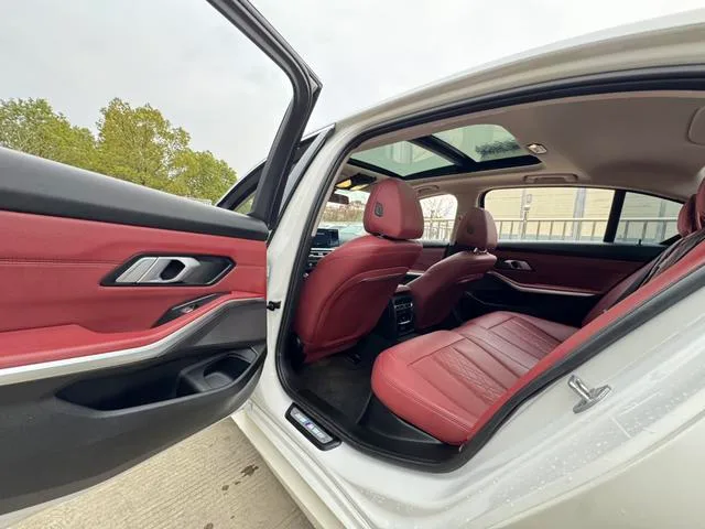 BMW 3 Series 2023 320Li M Sports suit interior photo 13 BMW 3 Series 2023 320Li M Sports suit interior photo 13