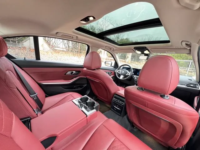BMW 3 Series 2023 320Li M Sports suit interior photo 16 BMW 3 Series 2023 320Li M Sports suit interior photo 16