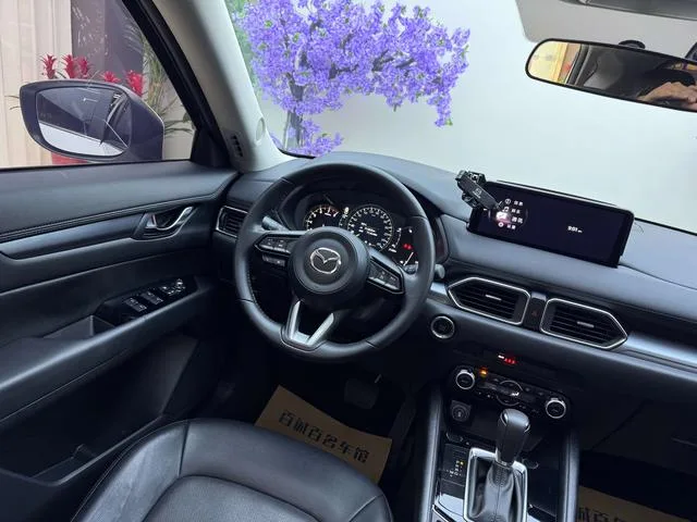 Mazda CX-5 2024 2.0L Tipo inteligente de tracción automática en dos ruedas interior foto 14 Mazda CX-5 2024 2.0L Tipo inteligente de tracción automática en dos ruedas interior foto 14