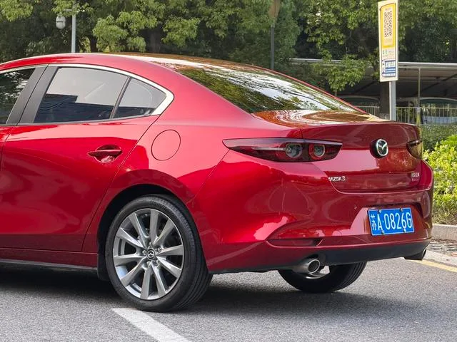 Mazda Mazda3 Axela 2023 2.0L Auto Quality Edition exterior photo 8 Mazda Mazda3 Axela 2023 2.0L Auto Quality Edition exterior photo 8
