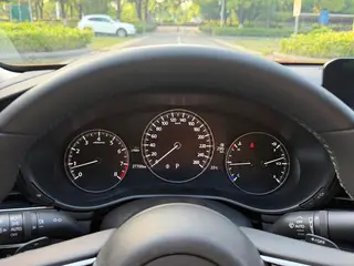 Mazda Mazda3 Axela 2023 2.0L Auto Quality Edition interior photo 15 Mazda Mazda3 Axela 2023 2.0L Auto Quality Edition interior photo 15