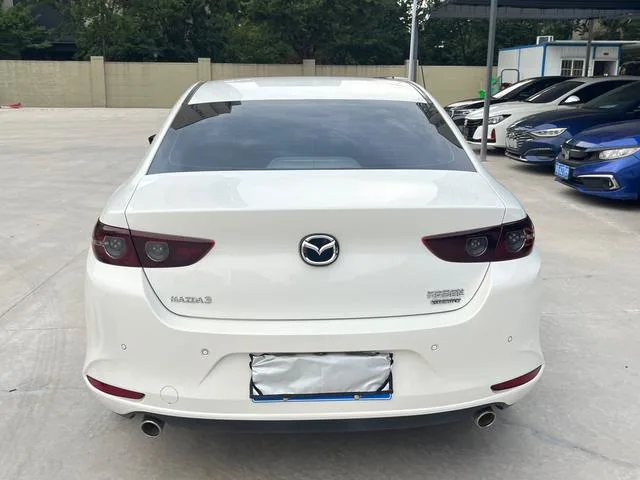 Mazda Mazda3 Axela 2021 2.0L Versión de calidad automática exterior foto 4 Mazda Mazda3 Axela 2021 2.0L Versión de calidad automática exterior foto 4