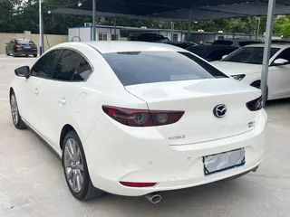 Mazda Mazda3 Axela 2021 2.0L Versión de calidad automática exterior foto 5 Mazda Mazda3 Axela 2021 2.0L Versión de calidad automática exterior foto 5