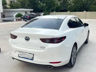 Mazda Mazda3 Axela 2021 2.0L Versión de calidad automática exterior foto 6 Mazda Mazda3 Axela 2021 2.0L Versión de calidad automática exterior foto 6