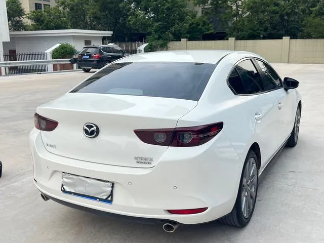 Mazda Mazda3 Axela 2021 2.0L Versión de calidad automática exterior foto 6 Mazda Mazda3 Axela 2021 2.0L Versión de calidad automática exterior foto 6