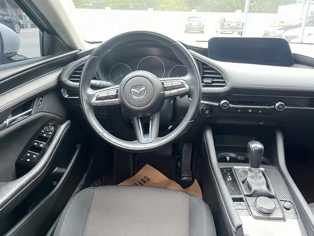 Mazda Mazda3 Axela 2021 2.0L Versión de calidad automática interior foto 11 Mazda Mazda3 Axela 2021 2.0L Versión de calidad automática interior foto 11