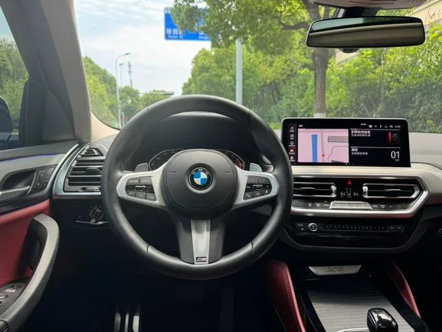 BMW X4 2022 xDrive 30i M Sports suit interior photo 13 BMW X4 2022 xDrive 30i M Sports suit interior photo 13