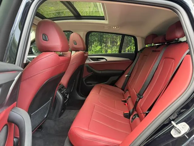 BMW X4 2022 xDrive 30i M Sports suit interior photo 15 BMW X4 2022 xDrive 30i M Sports suit interior photo 15