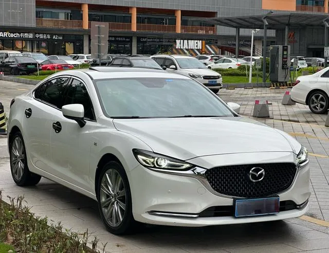Mazda Atenza 2021 2.5L Edición Blue Sky Sports exterior foto 3 Mazda Atenza 2021 2.5L Edición Blue Sky Sports exterior foto 3