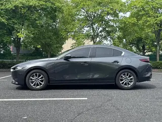 Mazda Mazda3 Axela 2023 2.0L Automatic Quality Edition exterior photo 2 Mazda Mazda3 Axela 2023 2.0L Automatic Quality Edition exterior photo 2