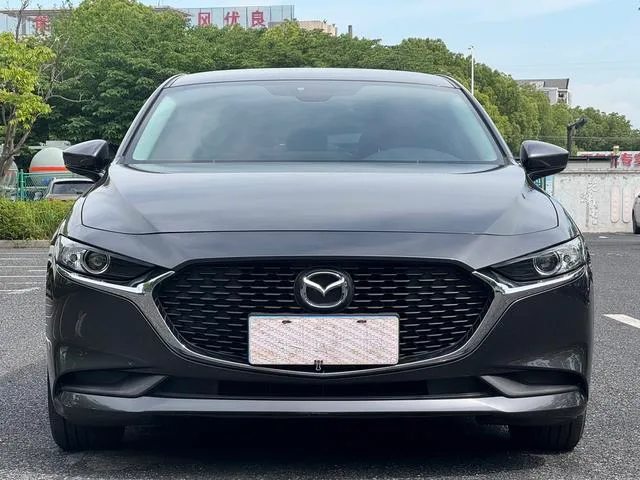 Mazda Mazda3 Axela 2023 2.0L Automatic Quality Edition exterior photo 4 Mazda Mazda3 Axela 2023 2.0L Automatic Quality Edition exterior photo 4