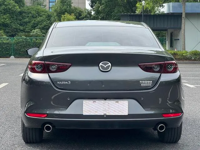 Mazda Mazda3 Axela 2023 2.0L Automatic Quality Edition interior photo 6 Mazda Mazda3 Axela 2023 2.0L Automatic Quality Edition interior photo 6